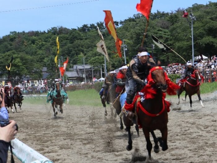 “あのゴルシ産駒”がツイッターで話題に…GI馬も登場、今年も“スターホースだらけ”の相馬野馬追がつくる第2の馬生「9割ほどが元競走馬」<Number Web> photograph by Akihiro Shimada