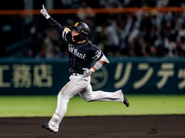 「俺がホームラン打って決めてやったぜぇ」ソフトバンクの伏兵・野村勇の日本シリーズ優勝弾「最高だよ！イサミ‼︎」逆境を救ったメンタルコーチの言葉＜Number Web＞ photograph by Kiichi Matsumoto