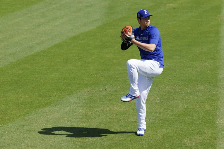 6月上旬、メッツ戦の試合前にキャッチボールを行う大谷　©Getty Images