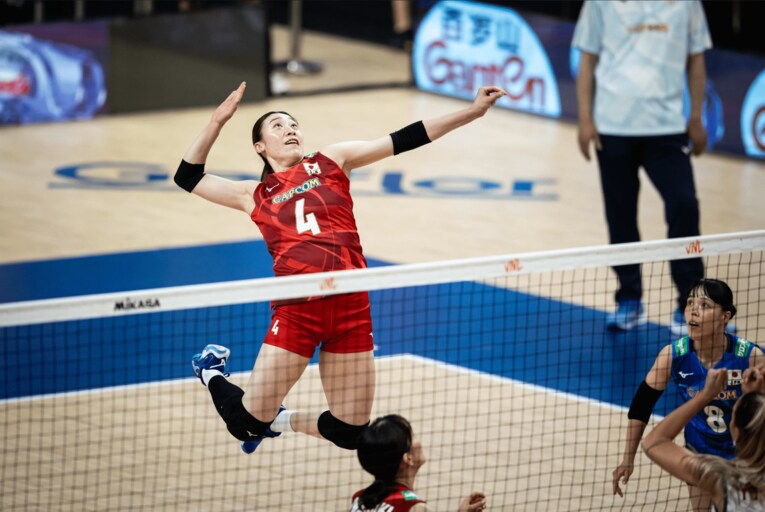 石川真佑（VNLブルガリア戦）　©︎Volleyball World