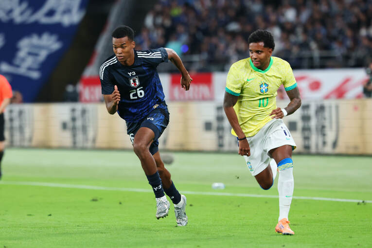 ブラジル戦後半40分、3－2の状況で投入された望月ヘンリー海輝（24歳）。ブラジル戦が代表5試合目だった　©AFLO