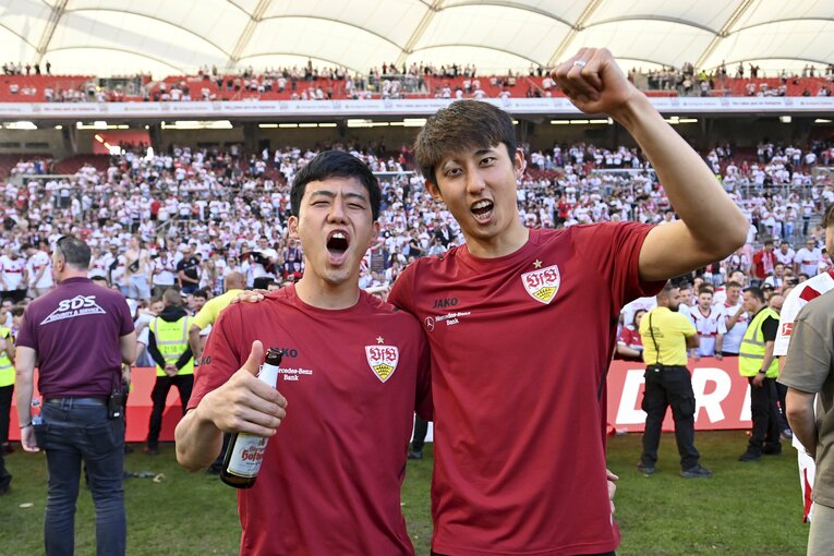 レジェンド級の評価をされる遠藤航（左）の存在も、成長を後押しした　©︎Picture alliance/アフロ