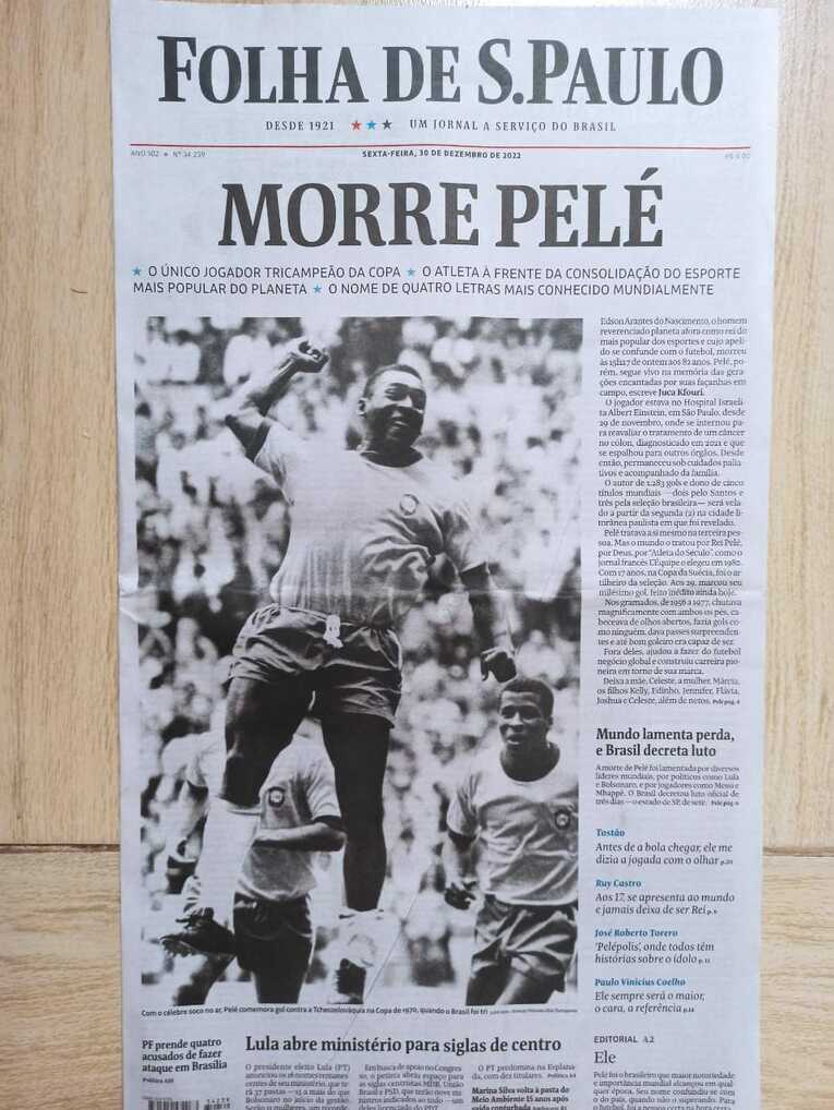 「ペレが亡くなった」（30日の日刊紙『フォーリャ・デ・サンパウロ』1面）　©Hiroaki Sawada