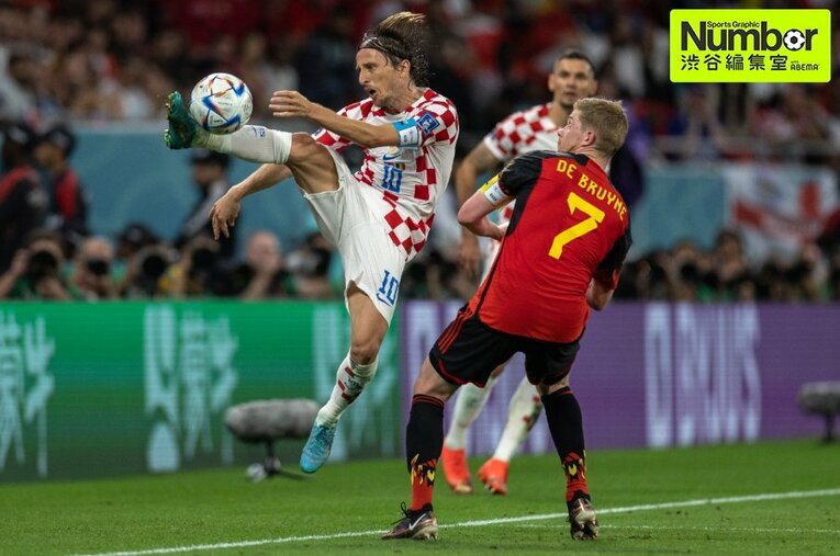 37歳にして健在ぶりを発揮しているモドリッチ（左）。このベテランを中心とするクロアチアの中盤を日本は攻略できるか ／ photograph by Getty Images