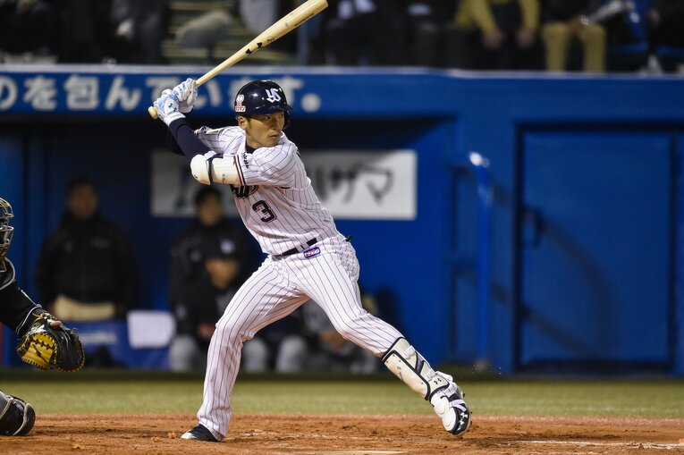 天理高校、法政大学をへてヤクルト入団。2018年シーズンは138試合に出場　©Nanae Suzuki