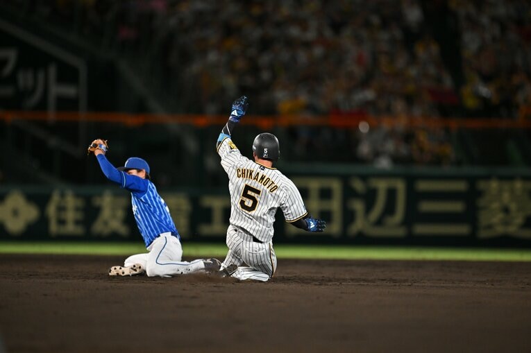 近本は入団以降、3度の盗塁王を獲得し、今季もタイトル濃厚　©︎Hideki Sugiyama