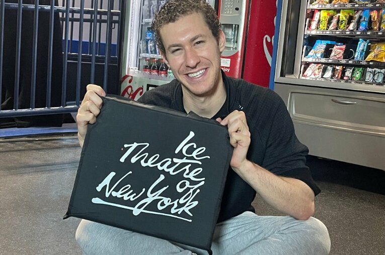 「アイスシアターオブニューヨーク」のガラと授賞式に登場したジェイソン・ブラウン ／ photograph by Akiko Tamura