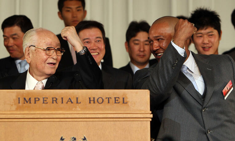 巨人時代のラミレスとはオチャメなポーズをしたことも　©JIJI PRESS