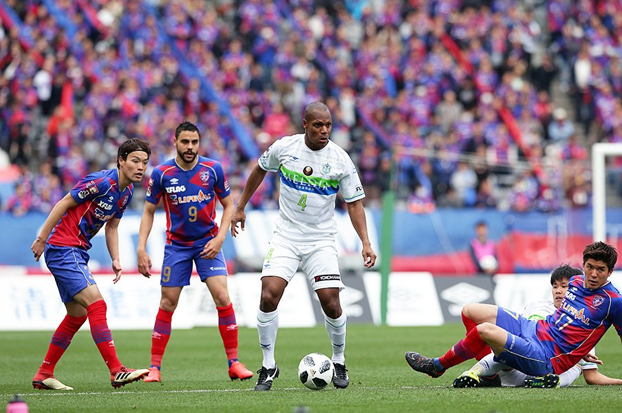 スアレスに殴られ蹴られて成長した男。湘南スタイルの肝はアンドレ・バイア。<Number Web> photograph by J.LEAGUE PHOTOS