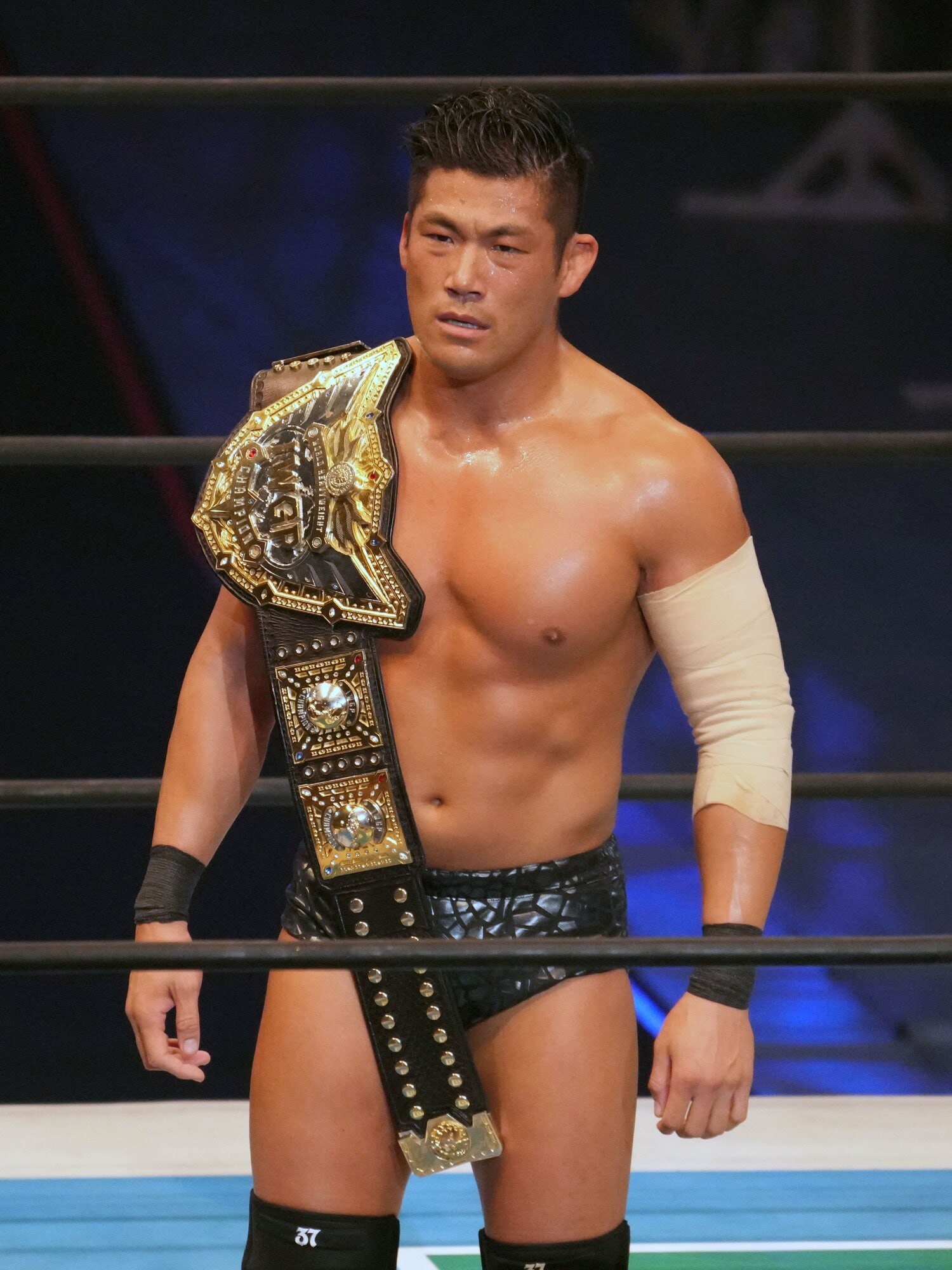 Aブロックを全勝で突破したIWGP王者のSANADAは左腕を負傷中