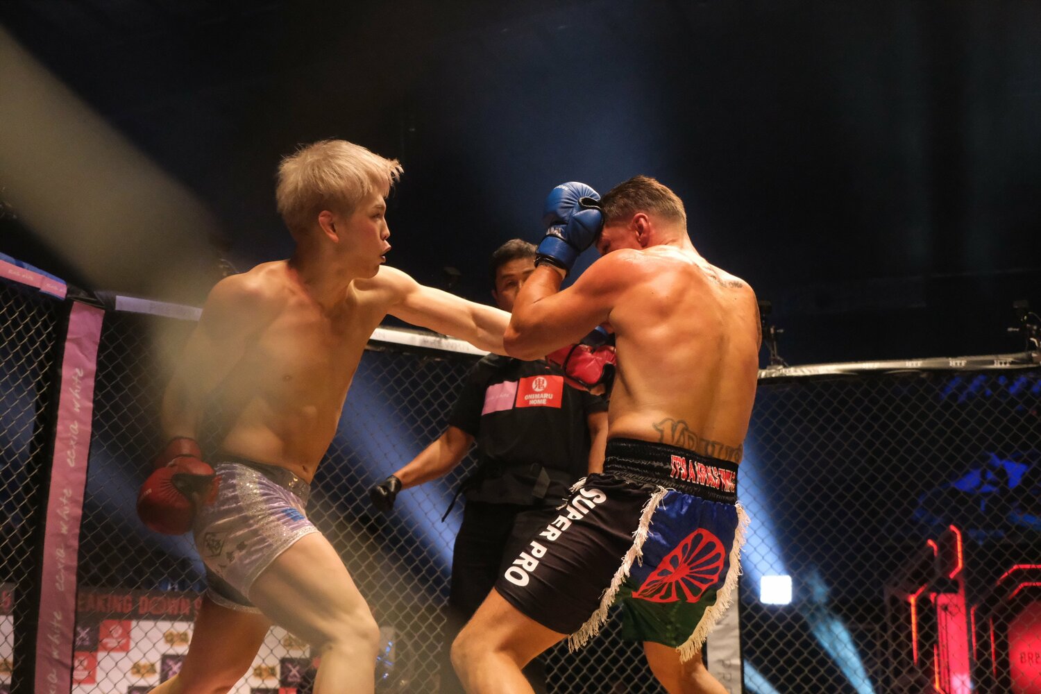 クラウスは西谷にダウンを奪われ敗戦　©Norihiro Hashimoto