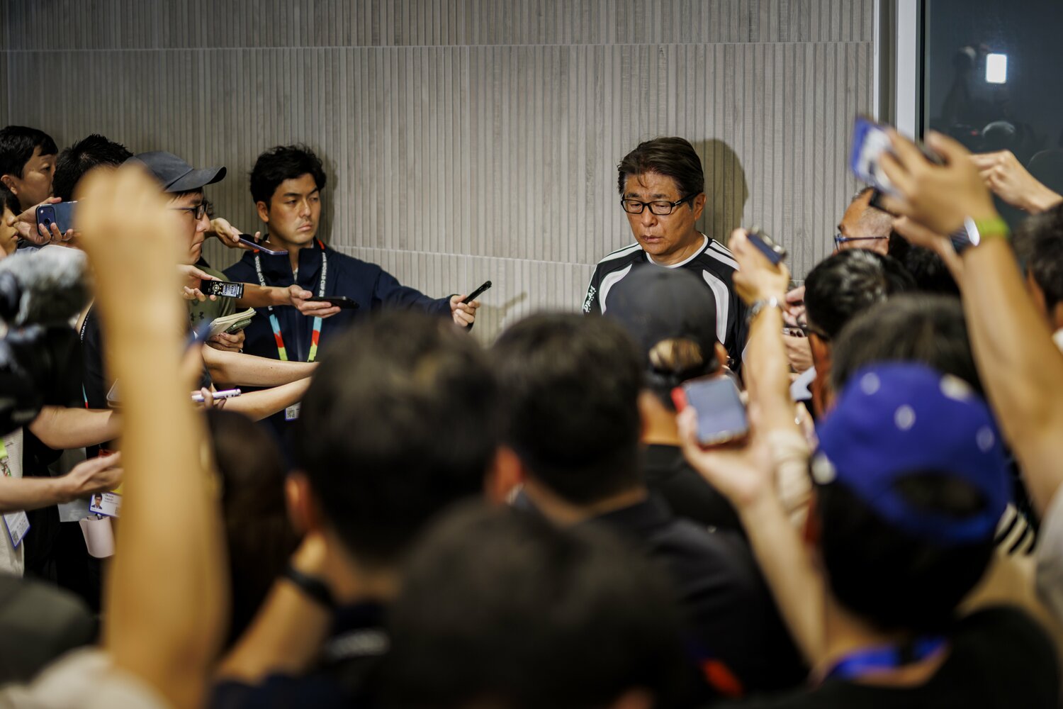 山本技術委員長の発表には多くのメディアが詰めかけた ©Kiichi Matsumoto/JMPA