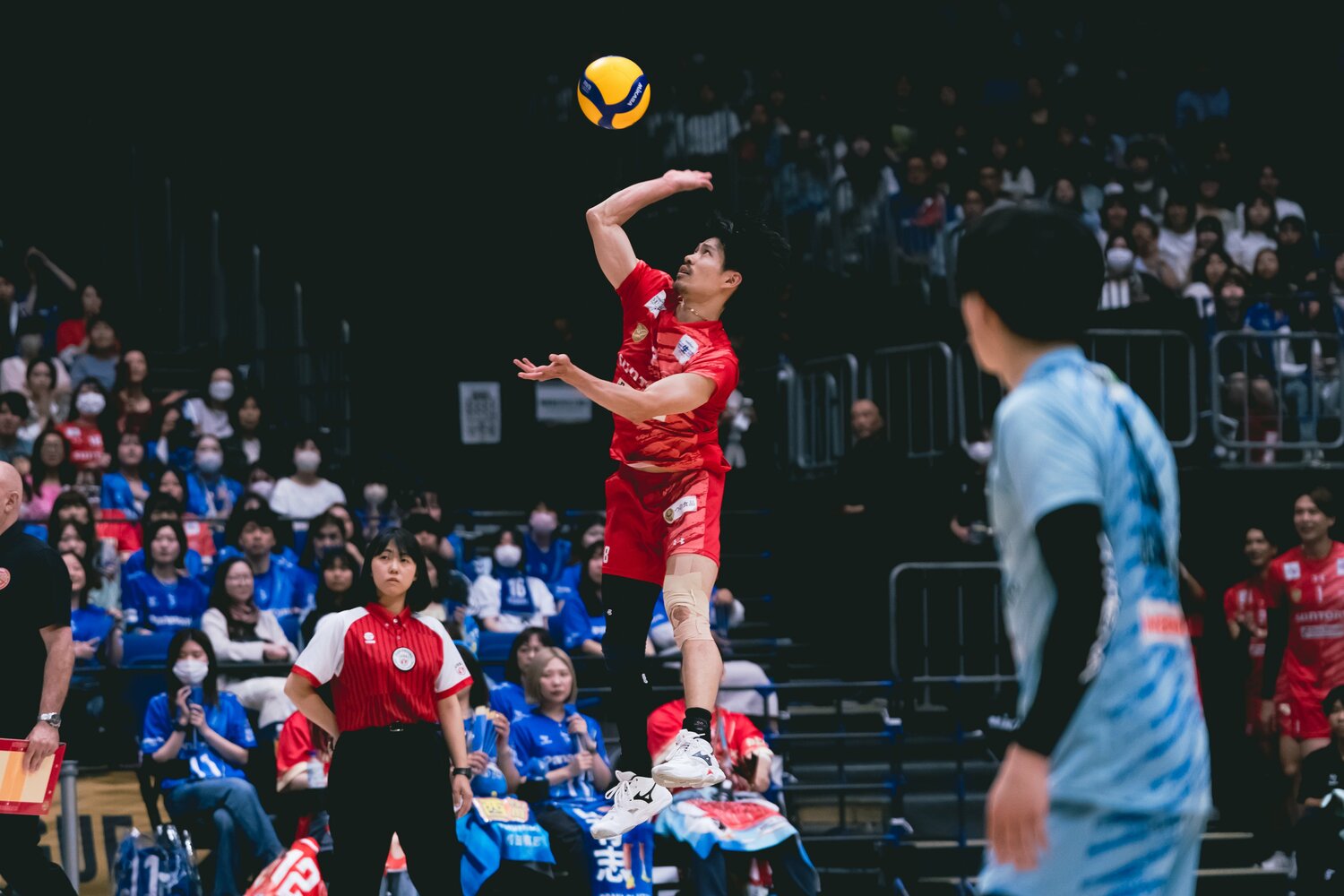 2024-25シーズンから、2シーズンにわたって同じコートに立った関田と小川　©︎Itaru Chiba