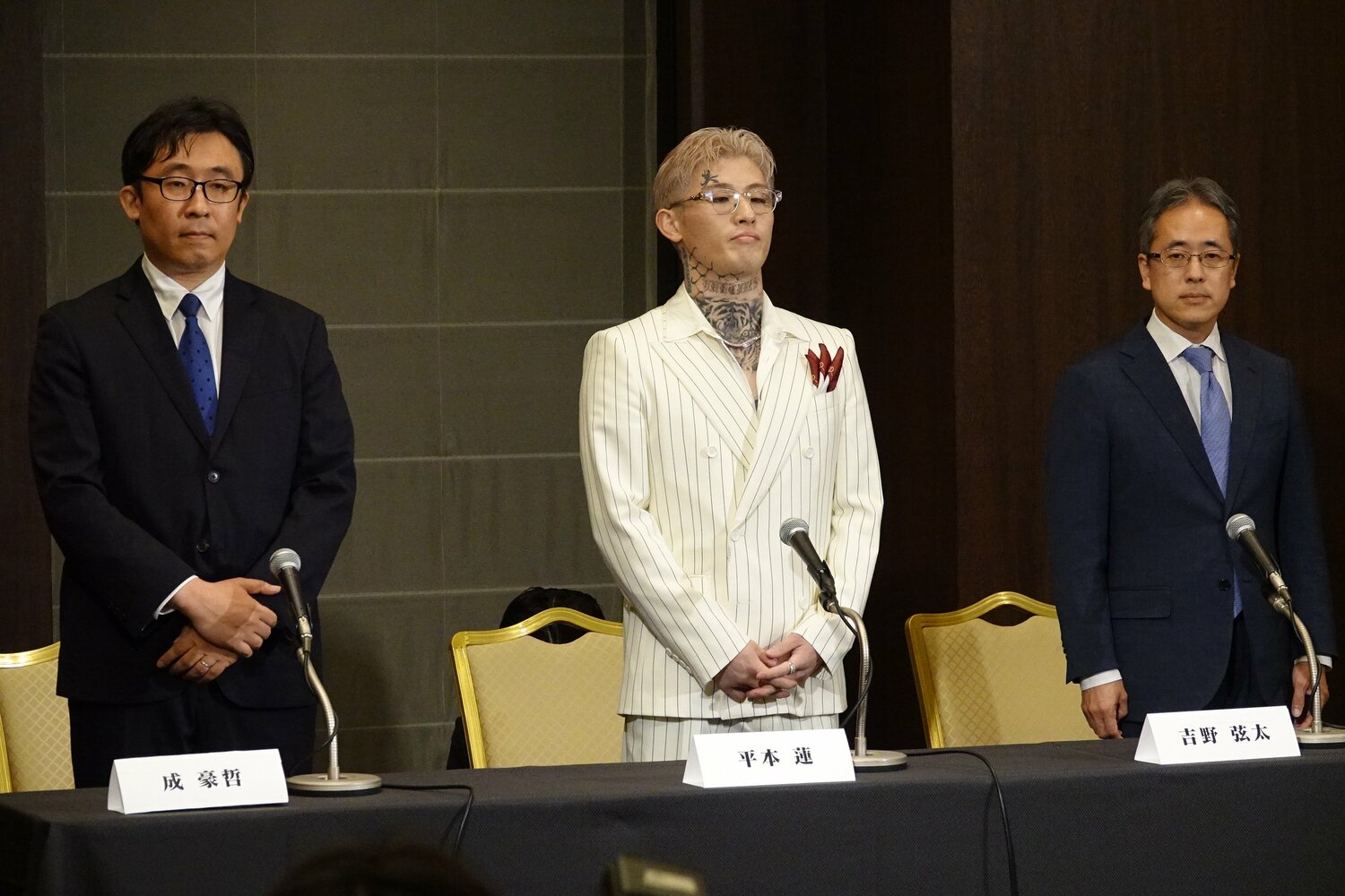 疑惑払拭のため、平本蓮は2名の弁護士を伴って記者会見に臨んだ　©Koji Fuse