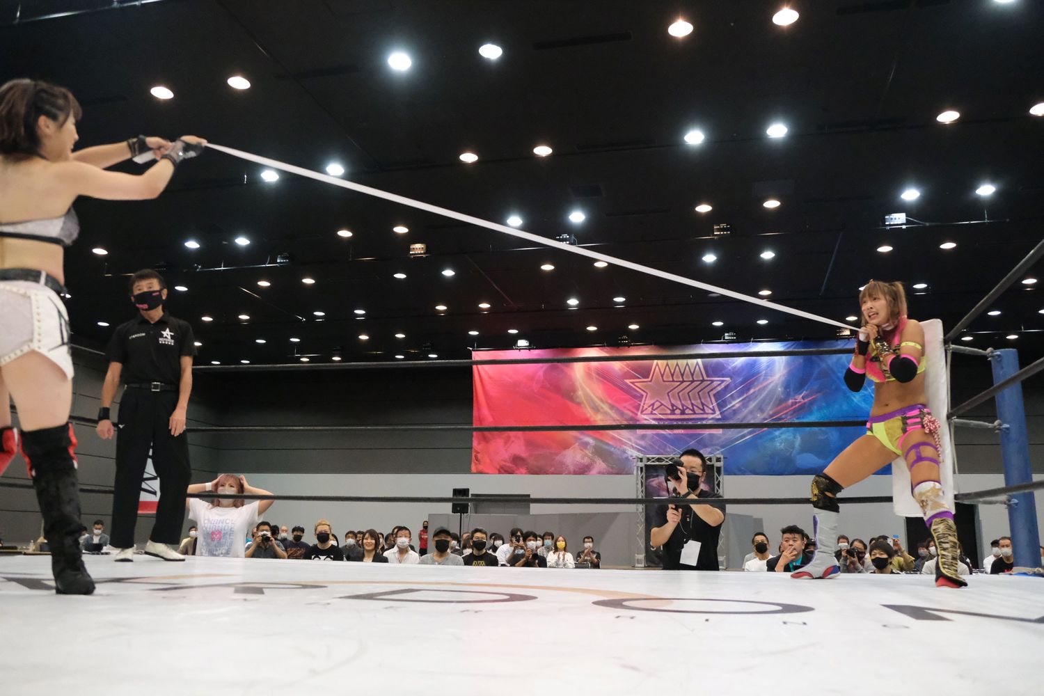 ウナギ戦ではゴムパッチンを持ち込み、コミカルな試合を展開　©Norihiro Hashimoto