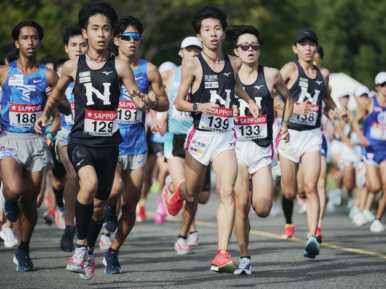 予選会で好走した日大の選手たち photograph by Yuki Suenaga