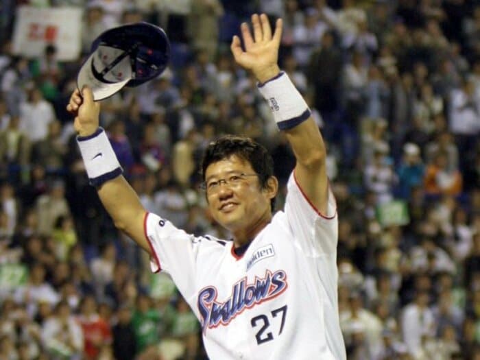 「メガネの捕手は大成できない」まさかの指名漏れで22歳古田敦也が頭を下げた日…20年後、最後の「代打、オレ！」でヤクルト古田が引退するまで＜Number Web＞ photograph by Sankei Shimbun