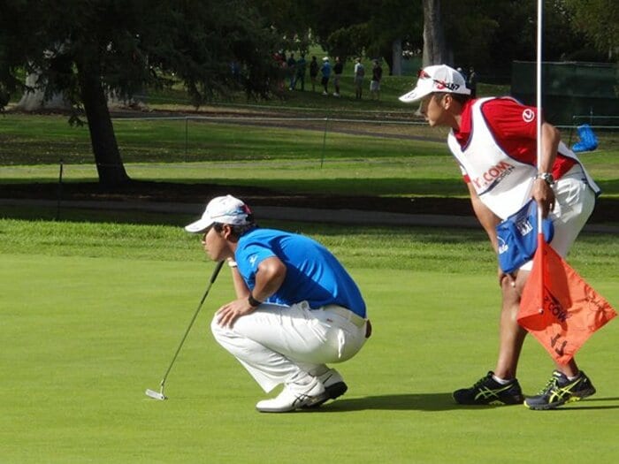 松山英樹、開幕戦はいきなり「冒険」。“いつもの面々”が支える試行錯誤。＜Number Web＞ photograph by Sonoko Funakoshi