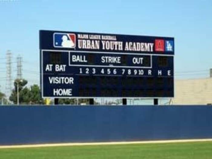 MLB直営、驚きの野球アカデミー＜Number Web＞ photograph by Yasushi Kikuchi