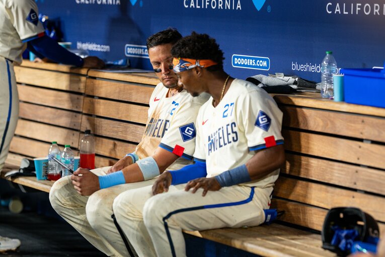 【常勝ドジャースと大谷らの”ステキな日常”／全100枚超】ロハスとルイーズがこそこそ…写真はまだまだ続きます　©Nanae Suzuki