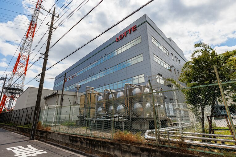 ロッテ浦和工場の敷地が見えてきた