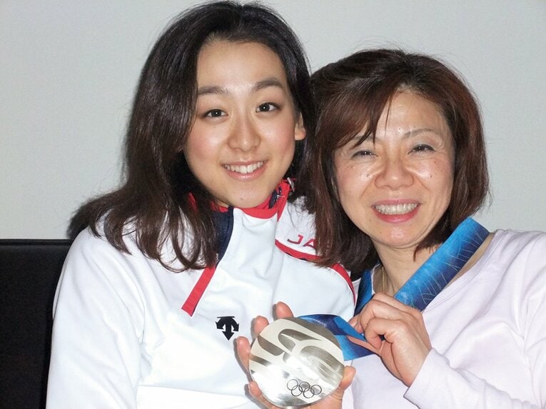 バンクーバー五輪で銀メダル獲得の浅田真央と（本人提供）