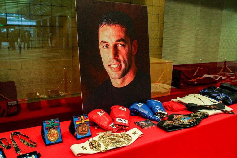 2012年、K-1両国大会で行われた13回忌にて。遺影に使用された写真も長尾氏が撮影したもの