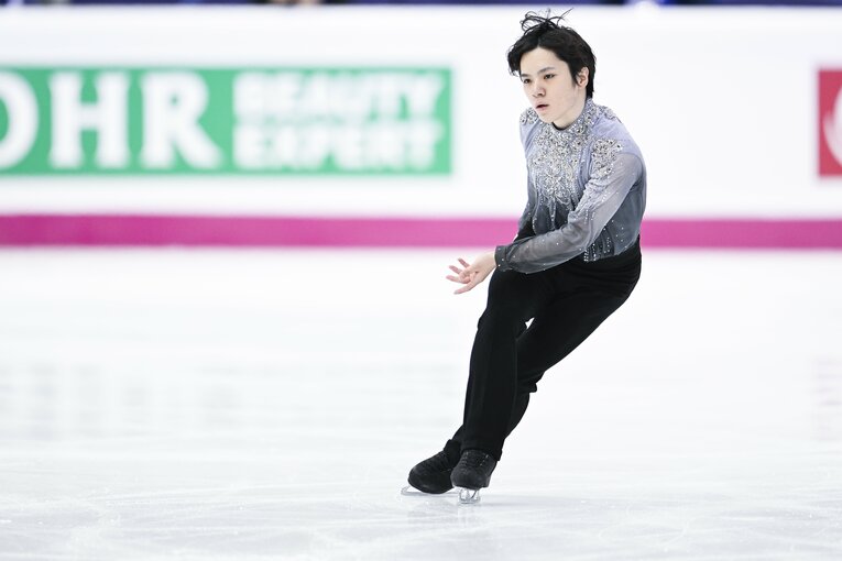 「昌磨のマジックを見せて！」世界王者・宇野昌磨を奮起させたランビエル・コーチの激励…300点超えに「スーパーエキサイティング」(27)