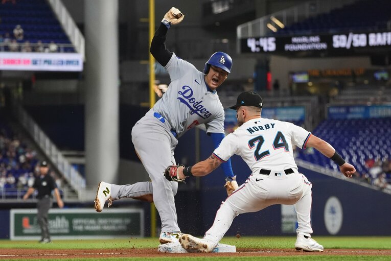 伝説の1日のスタートとなった三盗成功　©Getty Images
