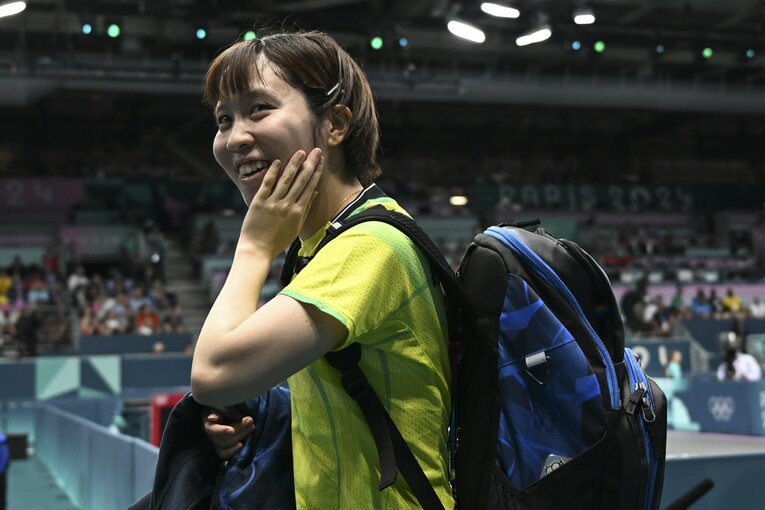 女子卓球団体1回戦を突破して笑顔の平野　©Asami Enomoto/JMPA