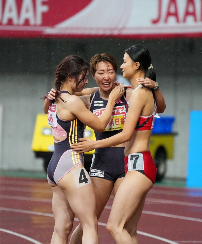 「史上最高レベル」の日本選手権だった女子100ｍハードル。左から優勝した福部、3位の寺田、2位の田中　©Satoshi Wada