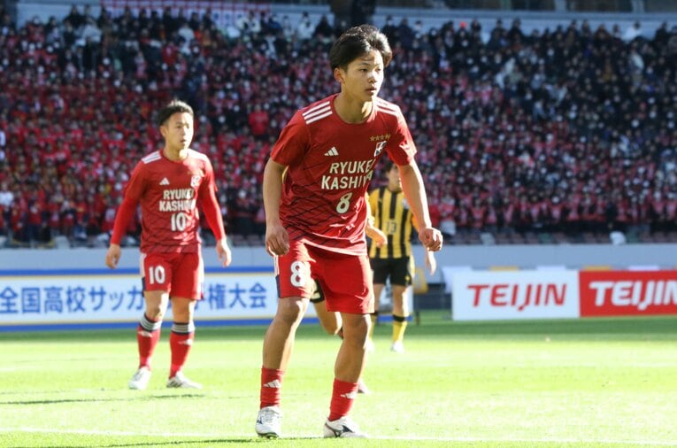 中学入学時は148cmだった身長も、今では20cm伸びた　©︎Takahito Ando