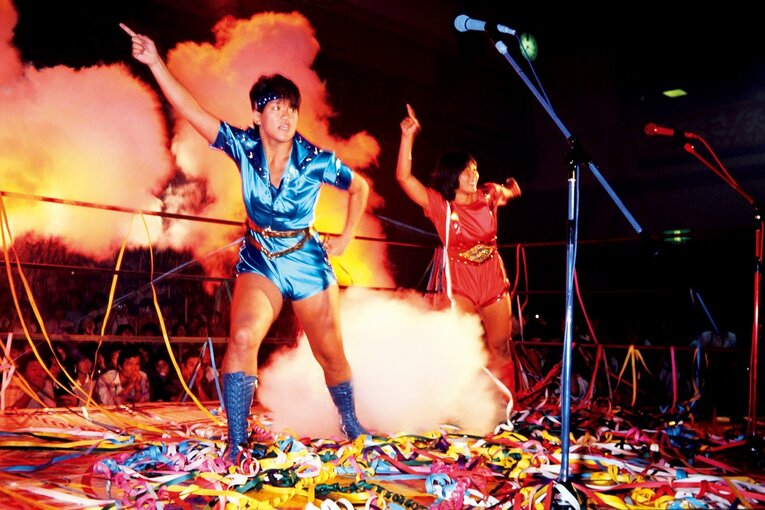 1980年代に圧倒的な人気を誇ったクラッシュ・ギャルズ。ライオネス飛鳥（左）と長与千種（右）　©︎AFLO