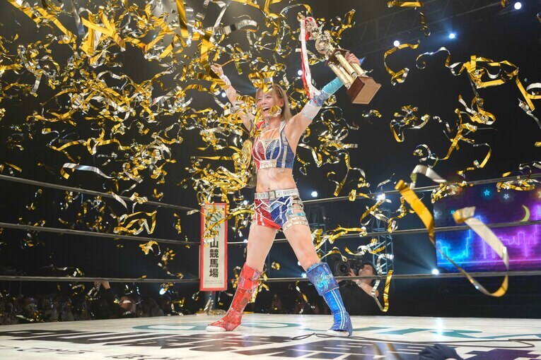 朱里を倒して3度目のIWGP女子王座防衛に成功した岩谷麻優　©Essei Hara