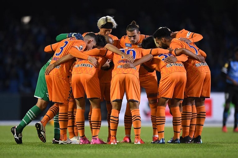 今年は4チームが降格と厳しい残留争い。残り5試合でどこがJ1に生き残るのか？ ／ photograph by Getty Images