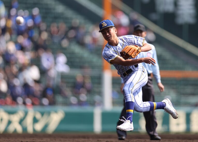 センバツで注目を集めたイーマン琉海は俊足巧打のセカンドだ　©JIJI PRESS