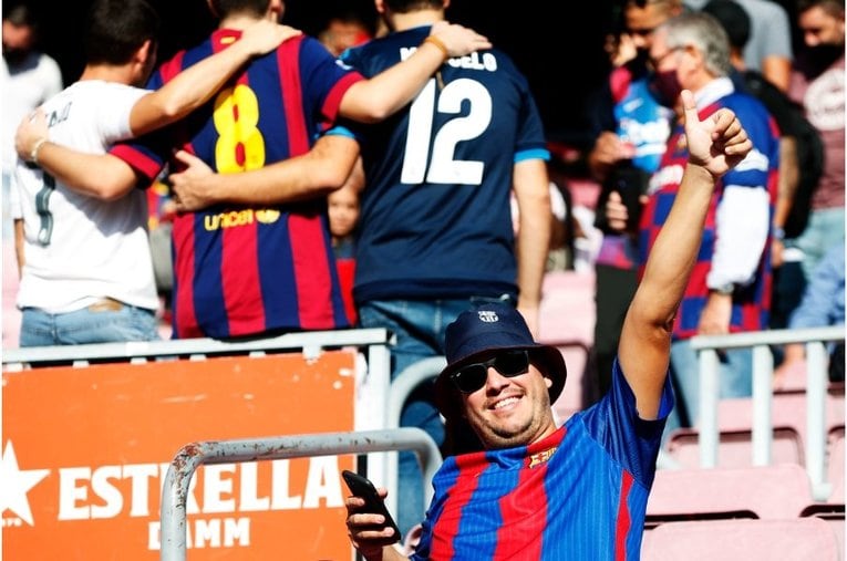 《メッシとロナウド不在の寂しさ》カメラマンが見たクラシコの新風景　17歳ガビや仲良しバルサ＆レアルサポ、殊勲ビニシウスへの“罵倒”(3)