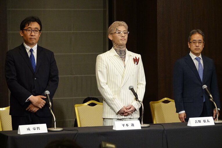 疑惑払拭のため、平本蓮は2名の弁護士を伴って記者会見に臨んだ　©Koji Fuse