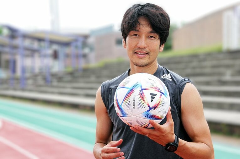 原口元気は新シーズン前の自主トレ期間を割いてインタビューに応じてくれた ／ photograph by Satoshi Shigeno