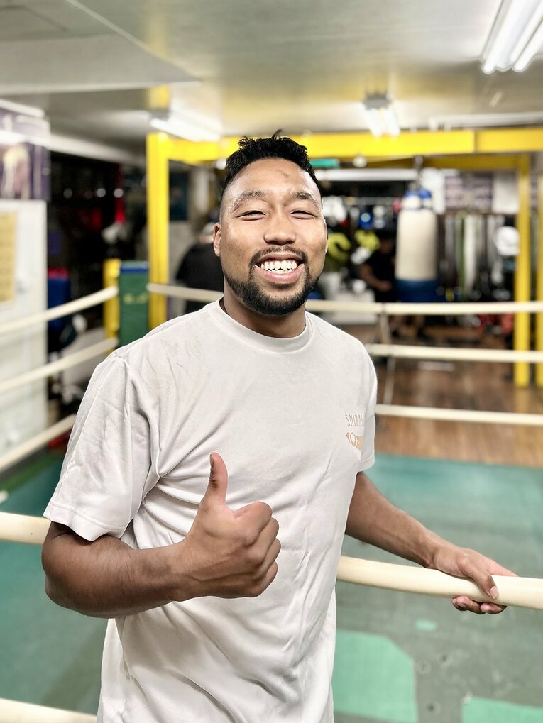 2024年12月、1年ぶりに帰国したリッキー。石川町のE&Jカシアス・ボクシングジムにて　©Kokou Sekine