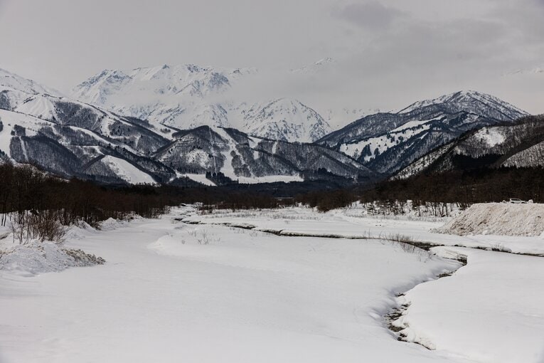 名言「ふなきぃ～」24年前・伝説のジャンプ団体金メダル…あの「白馬村」には今、何がある？ 現地で驚いた「帰りの『特急あずさ』が満員だった話」(10)