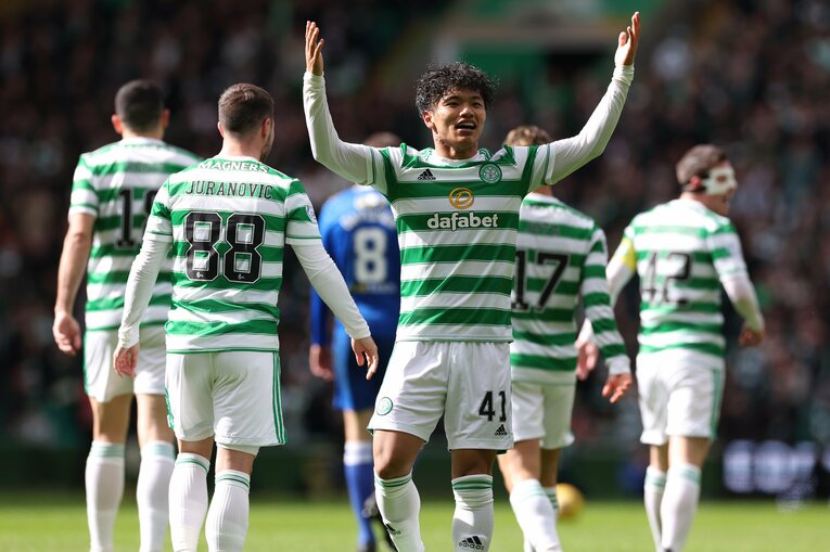 昨シーズンまで川崎フロンターレに在籍していた旗手怜央。移籍先のセルティックでも早々に主力選手となった　©Getty Images