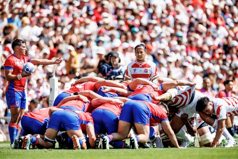 チリの力強いコンタクトには手を焼いた日本チーム　©Kiichi Matsumoto