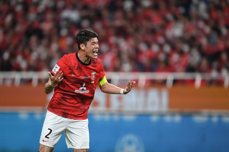 チームを鼓舞する酒井宏樹