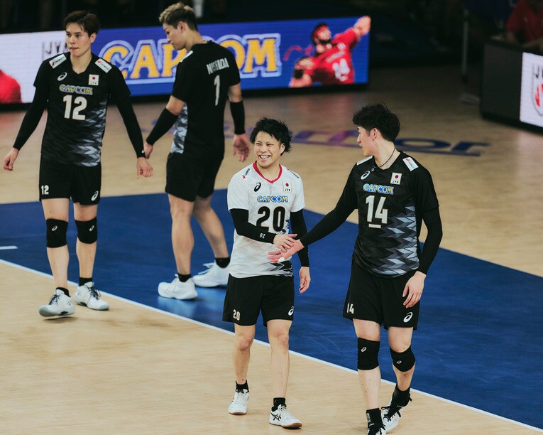 山本智大、石川祐希（VNLスロベニア戦）©︎Yuki Suenaga