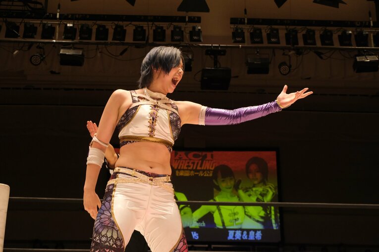 「闘うグラドル」もデビュー、アクトレスガールズの“華がスゴい”新人たちの裏で…エース・青野未来が泣いた理由「まったく追いつけていない」(33)