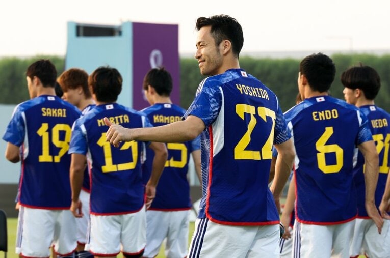 トルシエが高く評価するDF陣、そしてチームを主将として牽引する吉田 ／ photograph by Getty Images