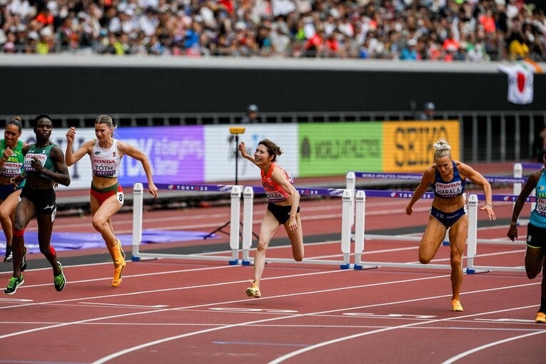 【東京世界陸上】100mハードル予選を走る中島ひとみ（長谷川体育施設）　©Nanae Suzuki