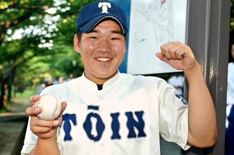 中村剛也／大阪桐蔭 ／ photograph by Sankei Shimbun