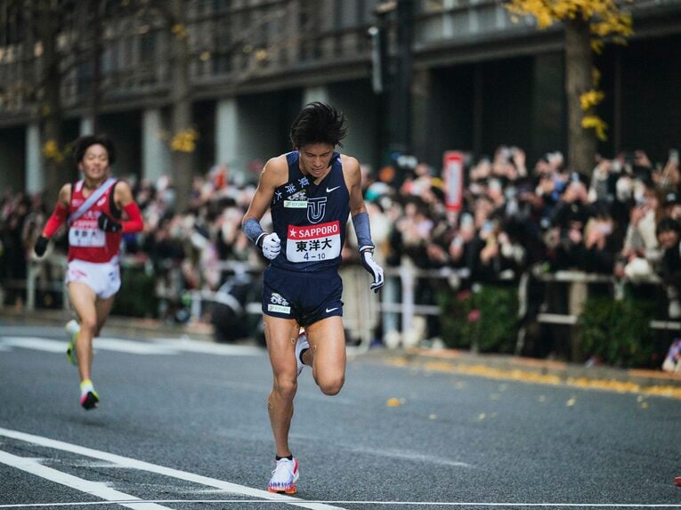 【2025箱根駅伝】帝京大、東京国際大、順大との4つ巴のシード権争いから9位に入った東洋大のアンカー・薄根大河（2年）　©Yuki Suenaga
